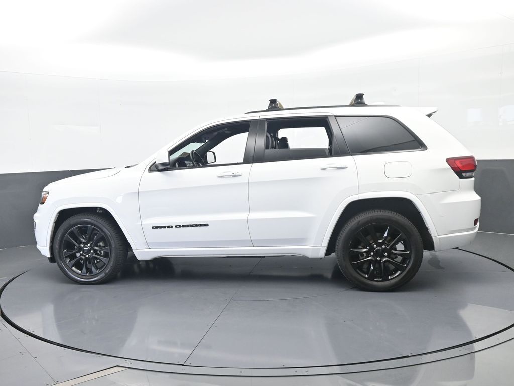 Used 2018 Bright White Clearcoat Jeep Altitude image 3