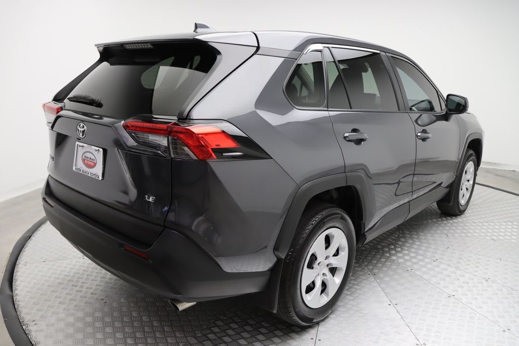 2024 Toyota RAV4 LE 8