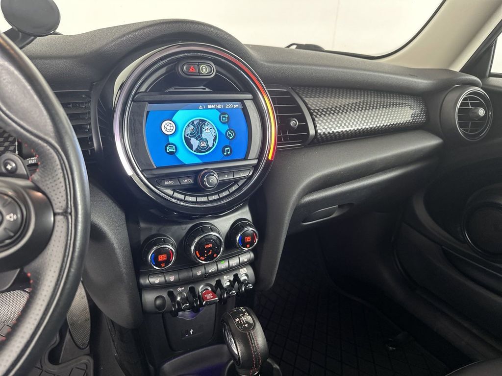 2019 MINI Cooper S Classic 22