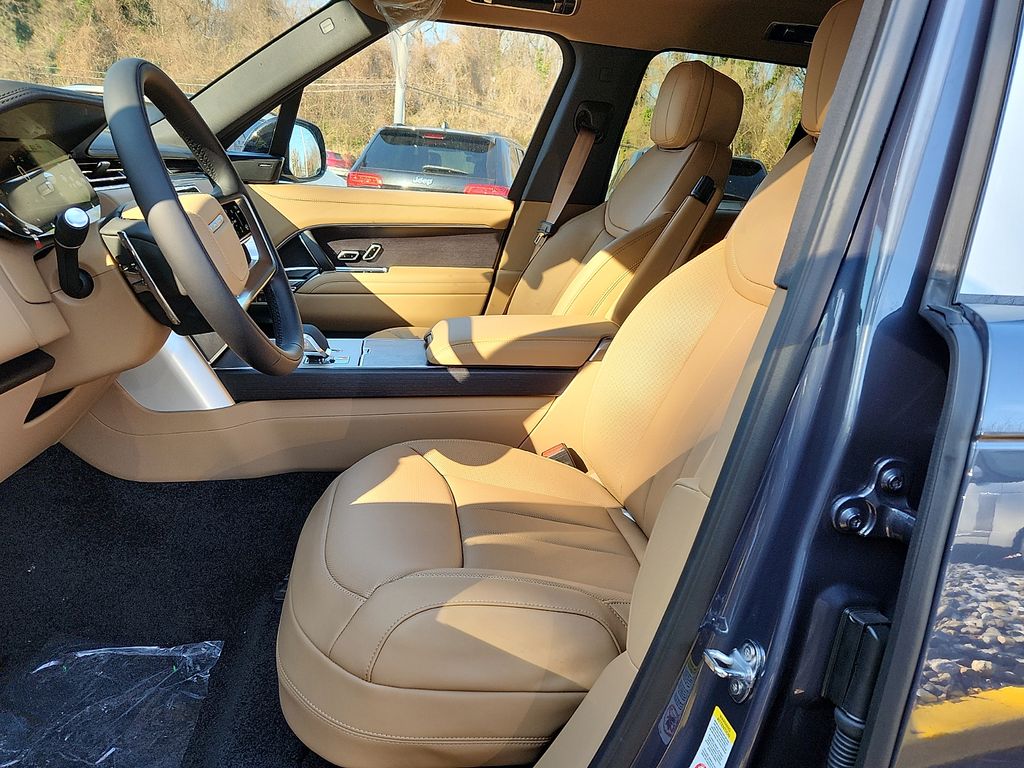 Thumbnail: 2025 Land Rover Range Rover - 6