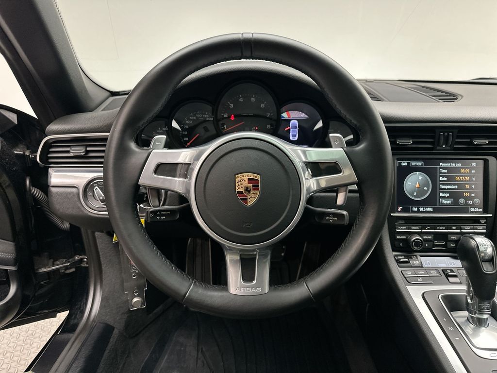 Thumbnail: 2016 Porsche 911 - 29