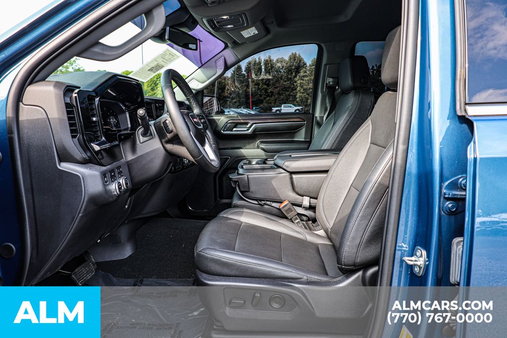 Used 2024 Blue GMC SLT image 17