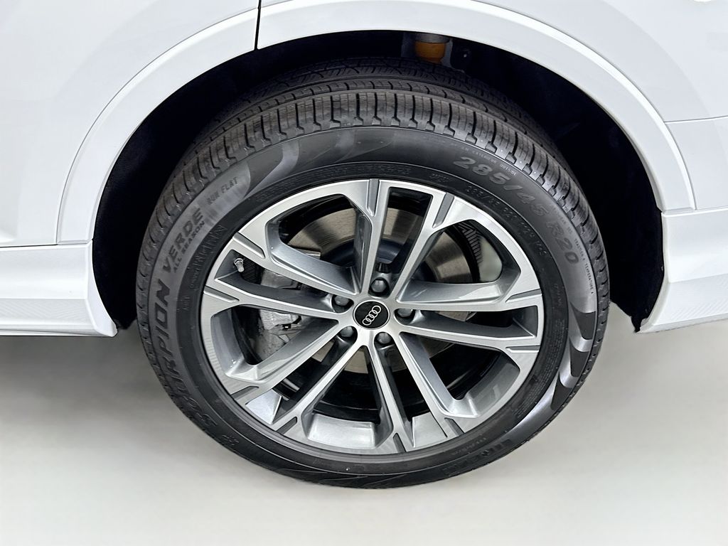 Thumbnail: 2026 Audi Q7 - 30