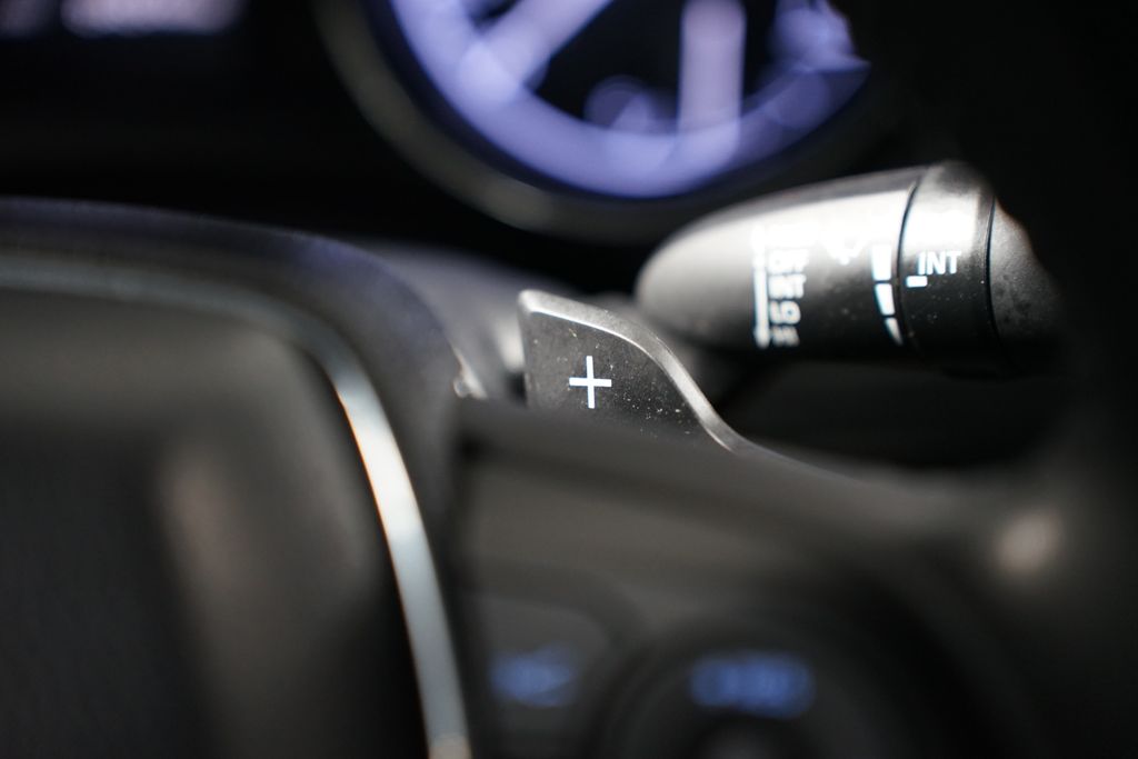 2019 Toyota Camry SE 15