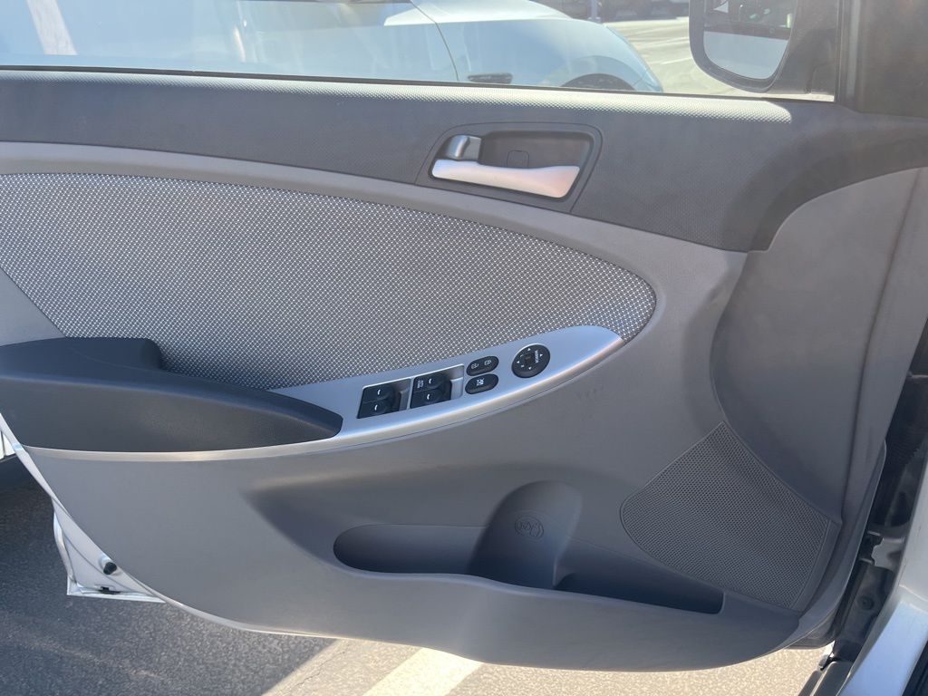 Thumbnail: 2014 Hyundai Accent - 8