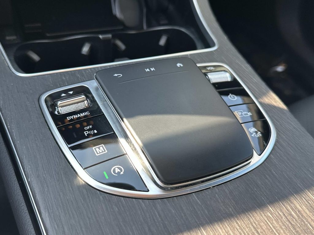 Thumbnail: 2022 Mercedes-Benz GLC - 26