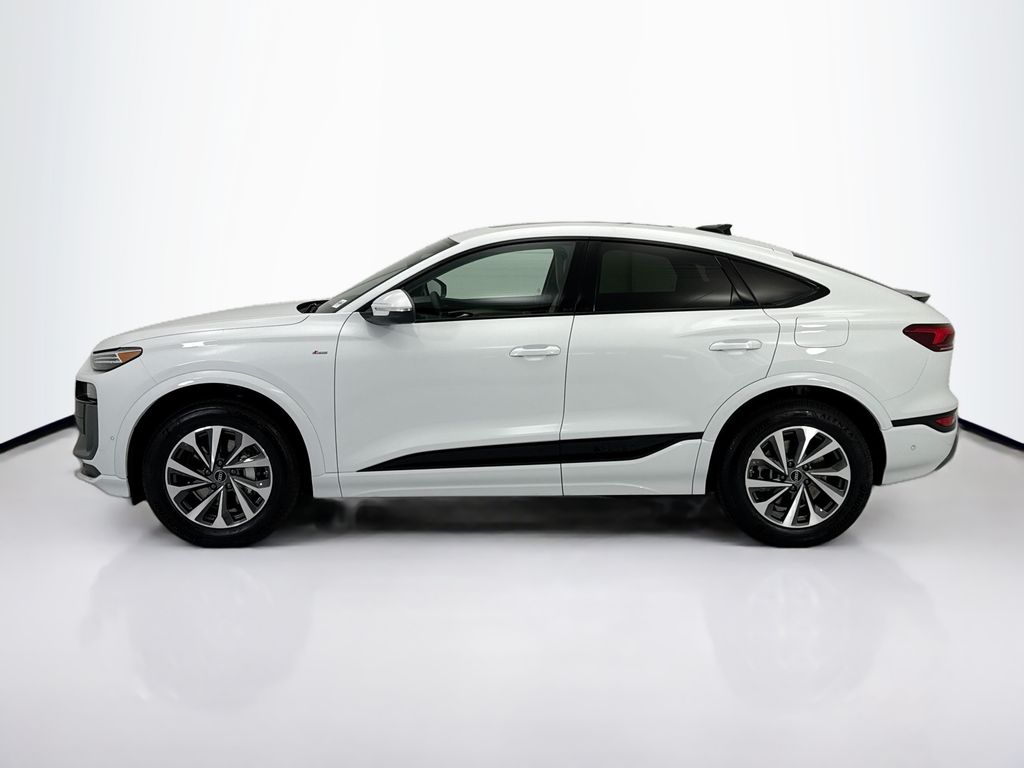 Thumbnail: 2027 Audi Q6 e-tron - 8
