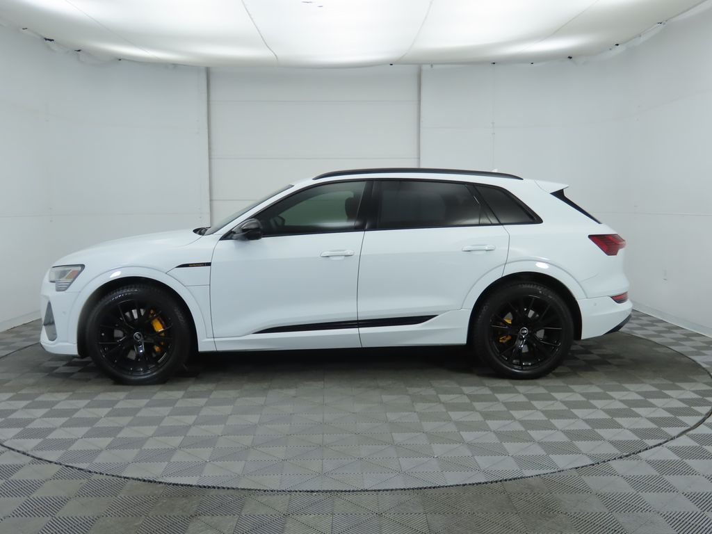 2023 Audi e-tron Premium 2