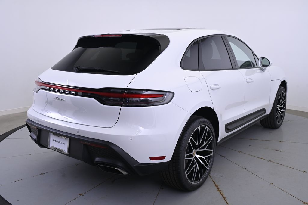 Thumbnail: 2025 Porsche Macan - 7