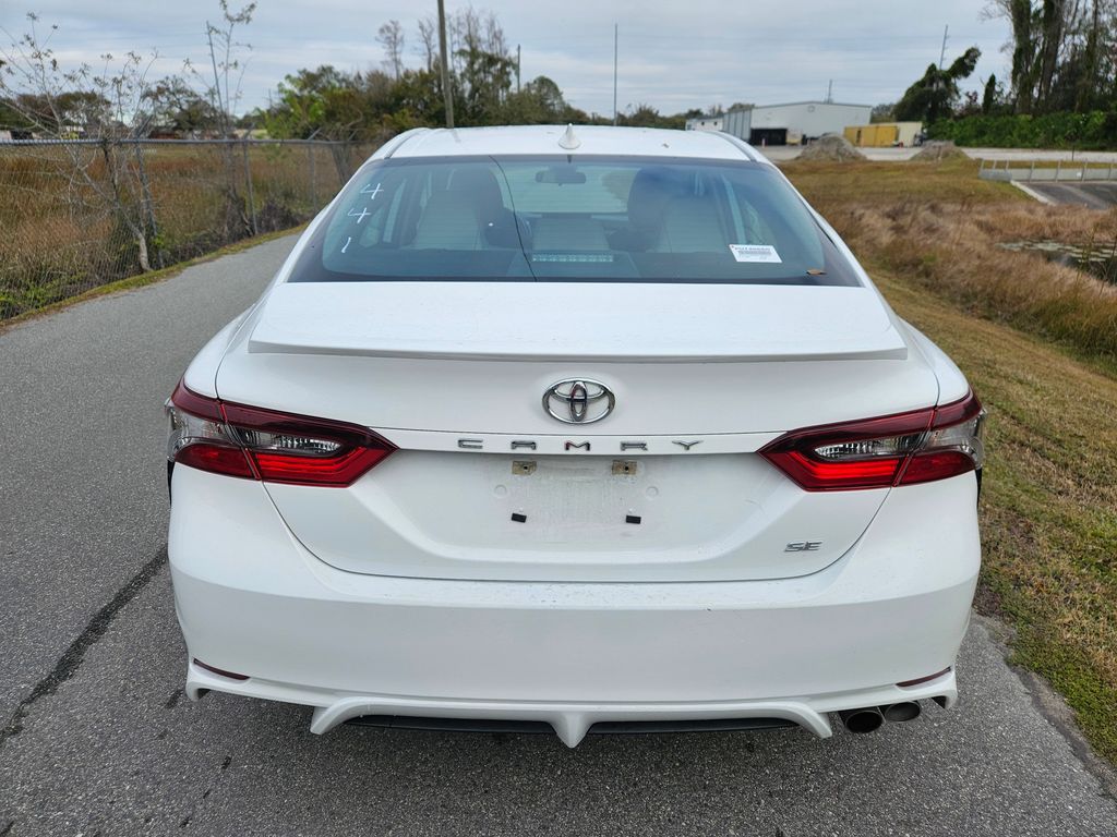 2023 Toyota Camry SE 4