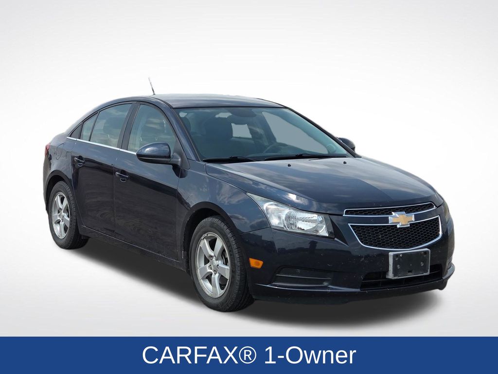 Used 2014 Chevrolet Cruze 1LT with VIN 1G1PC5SB6E7334221 for sale in Marshall, Minnesota