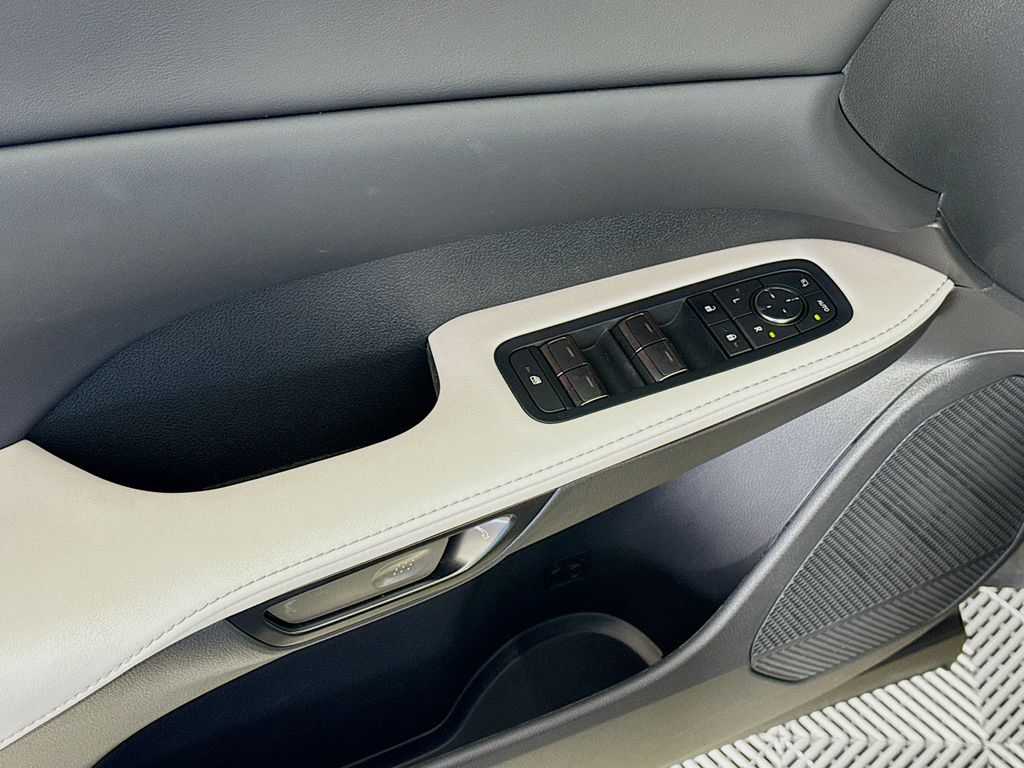 Thumbnail: 2023 Lexus RX - 18