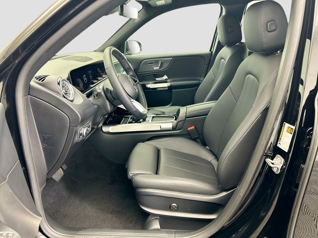 Thumbnail: 2025 Mercedes-Benz GLB - 17