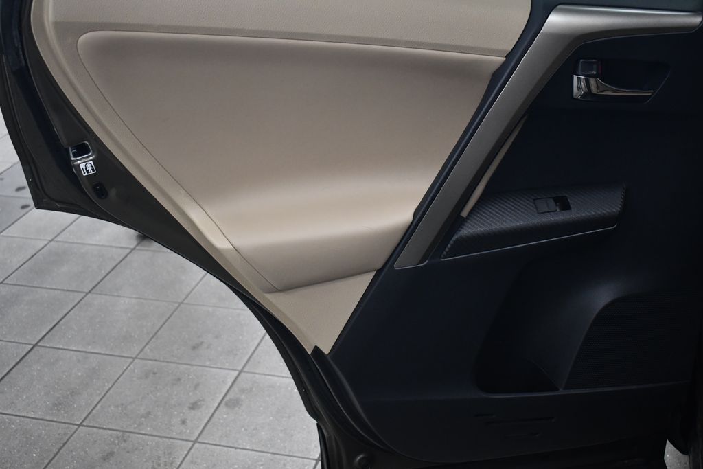 Thumbnail: 2013 Toyota RAV4 - 25