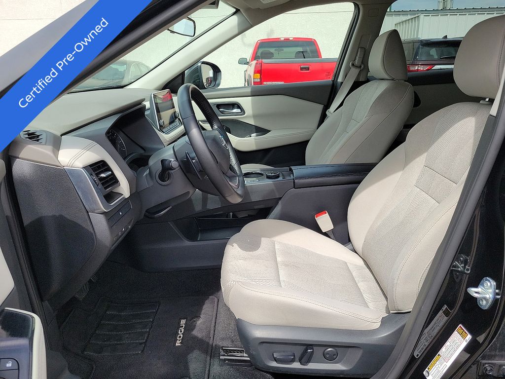 2025 Nissan Rogue SV Black at Brown Honda