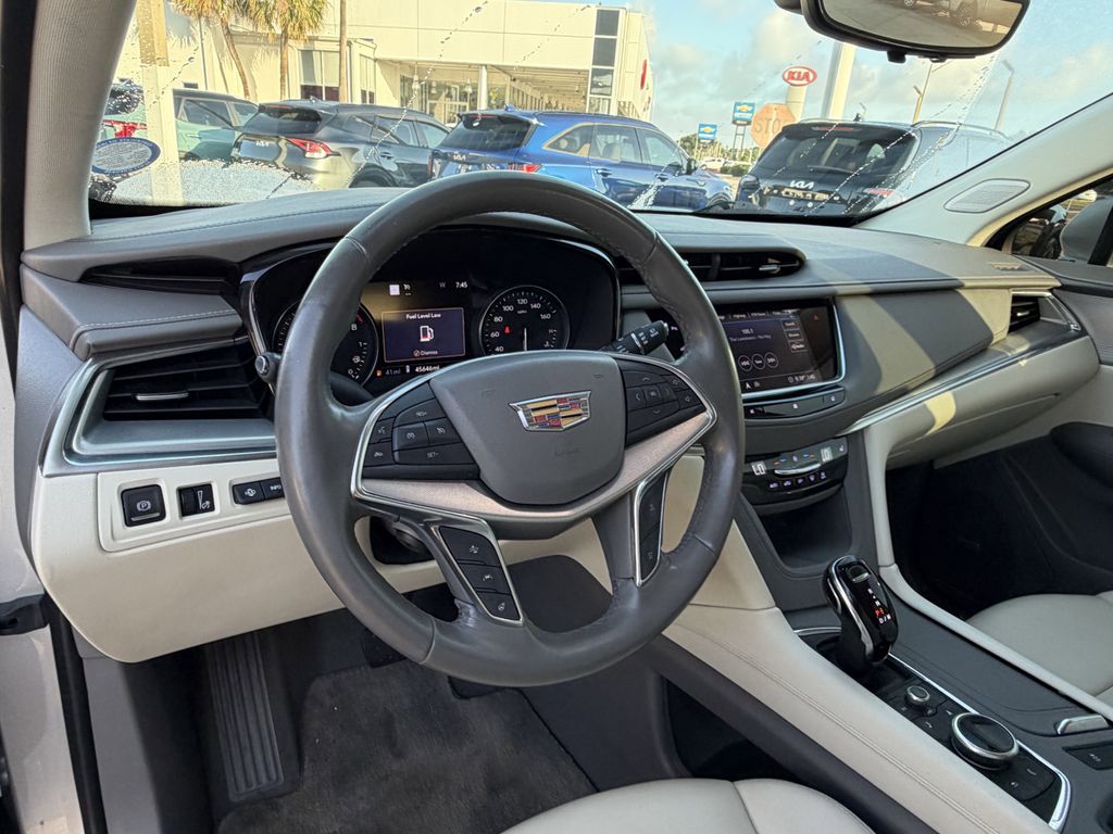 used 2020 Cadillac XT5 car, priced at $22,694