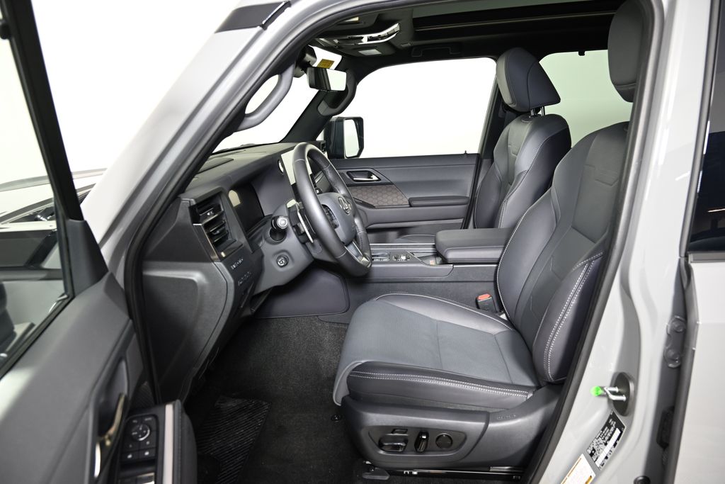 Thumbnail: 2025 Lexus GX - 14