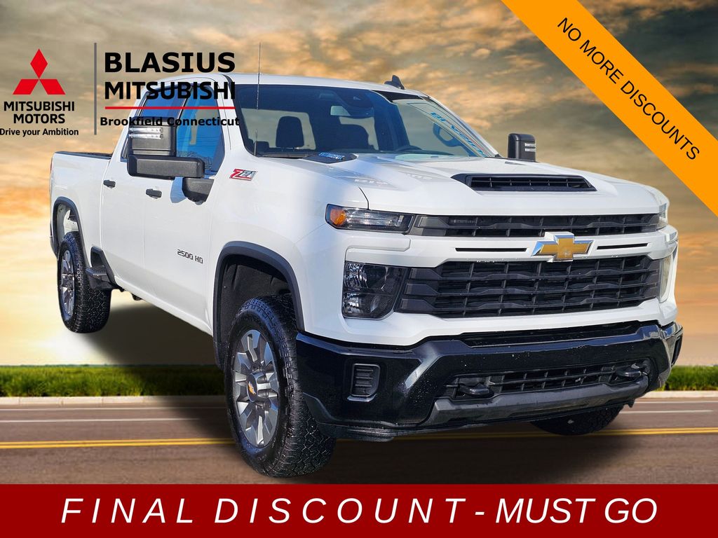 Summit White 2024 Chevrolet Silverado 2500HD Custom Crew Cab 4WD Pickup Truck Four-Wheel Drive Automatic