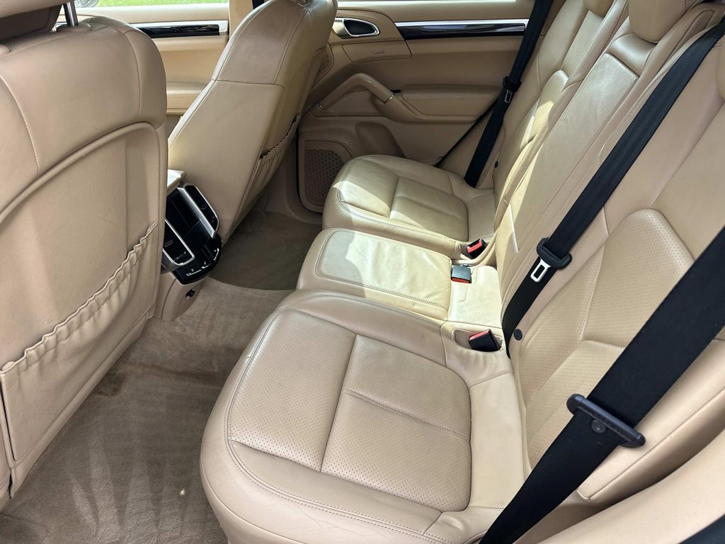 Thumbnail: 2014 Porsche Cayenne - 26