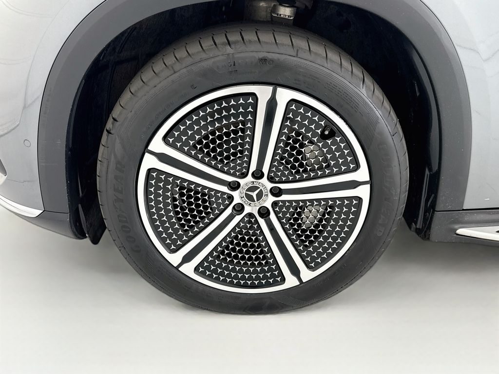 Thumbnail: 2023 Mercedes-Benz EQS - 28