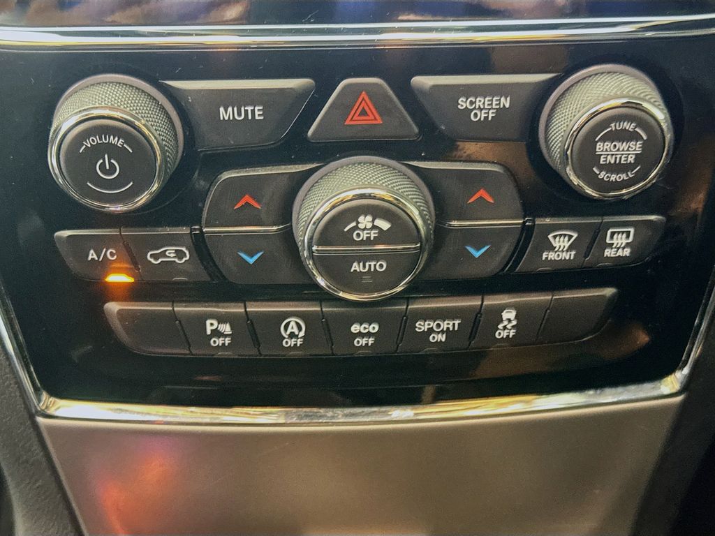 Used Car 2020 Jeep Grand Cherokee  Overland For Sale Under $25,000 In Austin, Texas