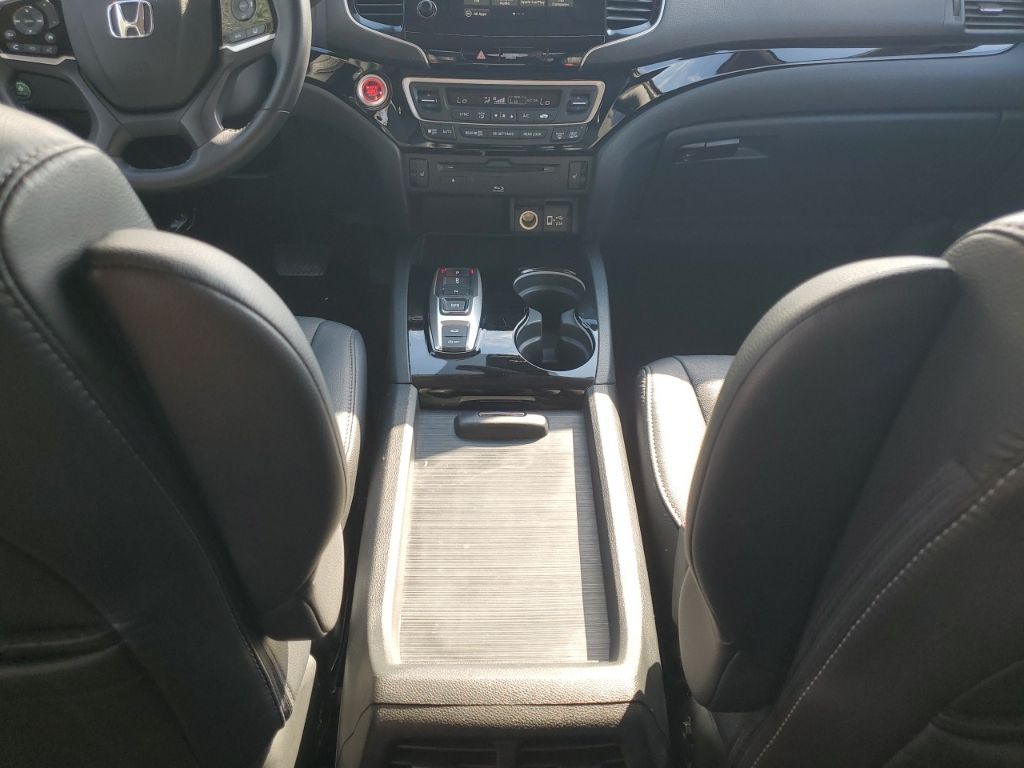Used Car 2022 Honda Pilot  Touring For Sale Under $35,000 In Austin, Texas