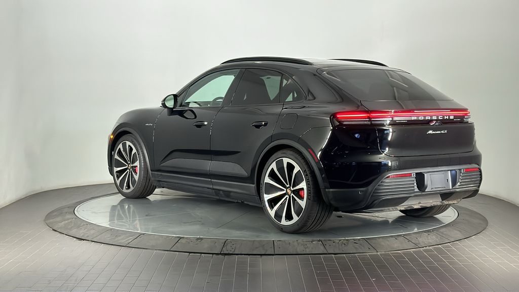 Thumbnail: 2025 Porsche Macan - 3