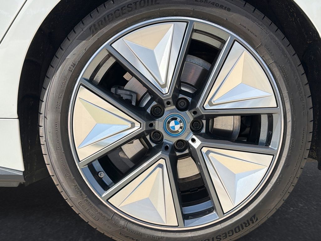 Thumbnail: 2023 BMW i4 - 31