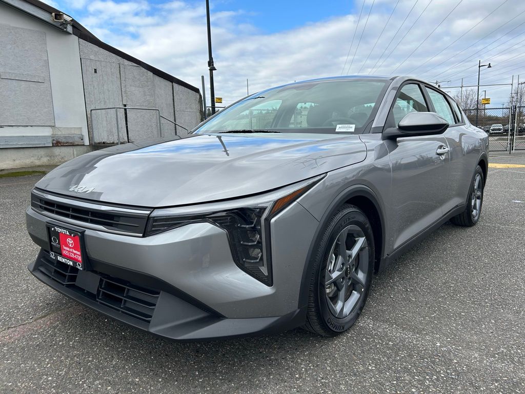 2025 Kia K4 LXS FWD