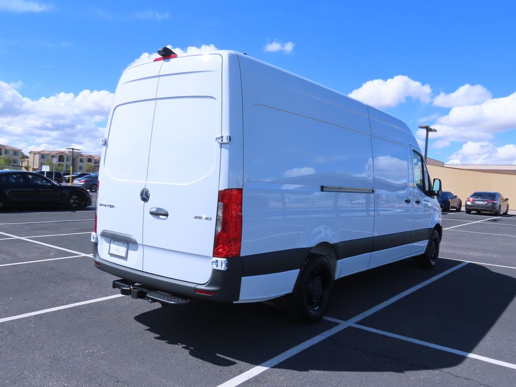 2024 Mercedes-Benz Sprinter 2500 5