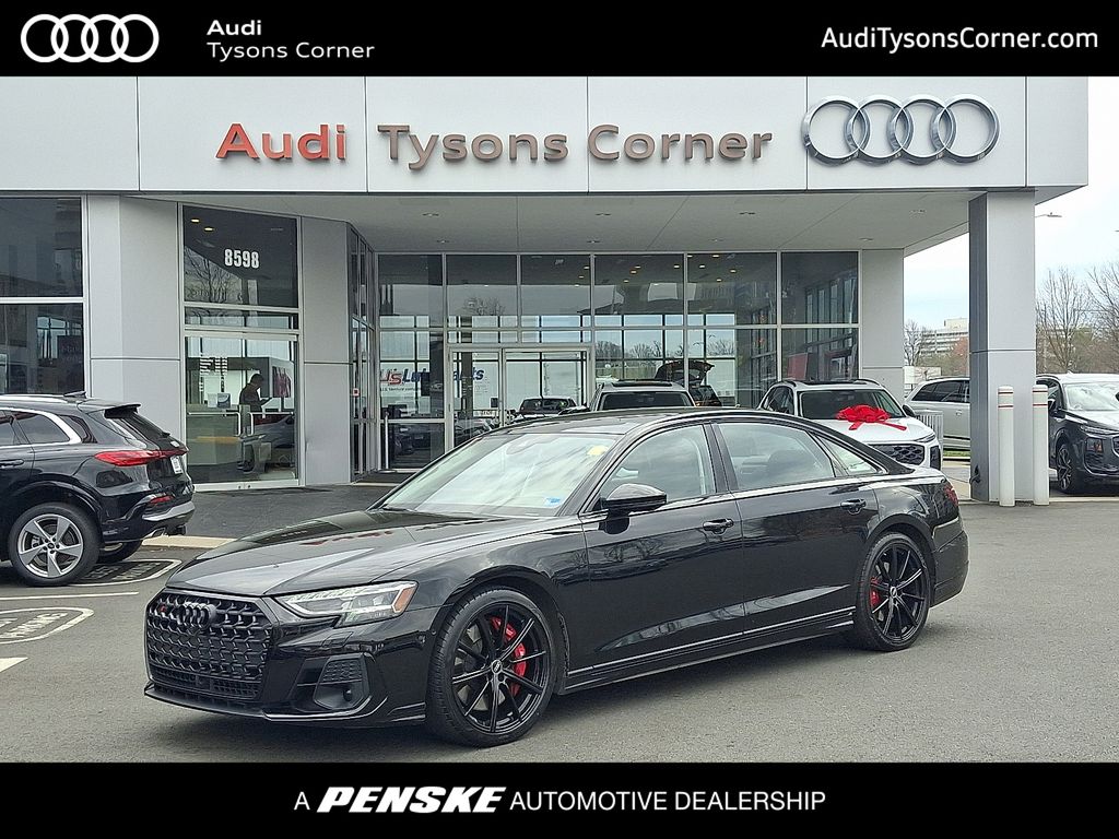 Thumbnail: 2022 Audi S8 - 1