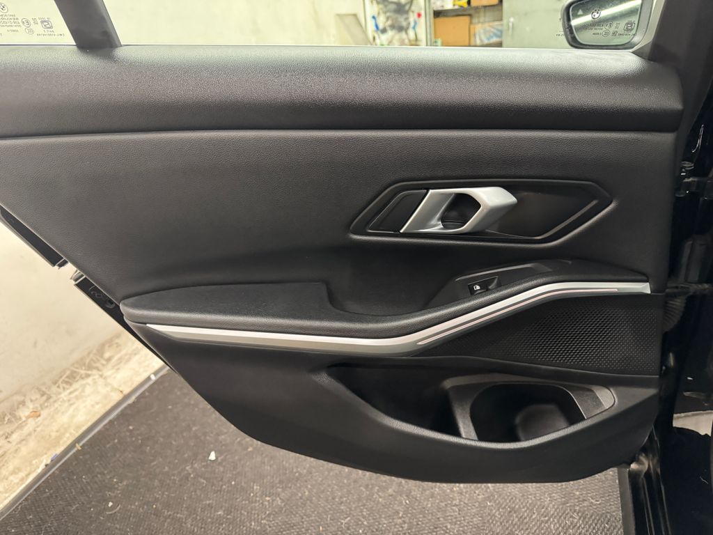 2025 BMW 3 Series 330i xDrive