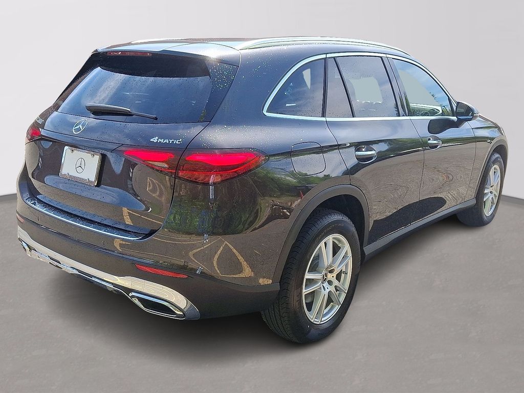 2025 Mercedes-Benz GLC 300 3