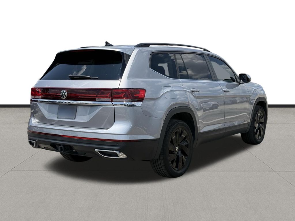 2024 Volkswagen Atlas 2.0T SE w/Technology  at Toyota of Victoria