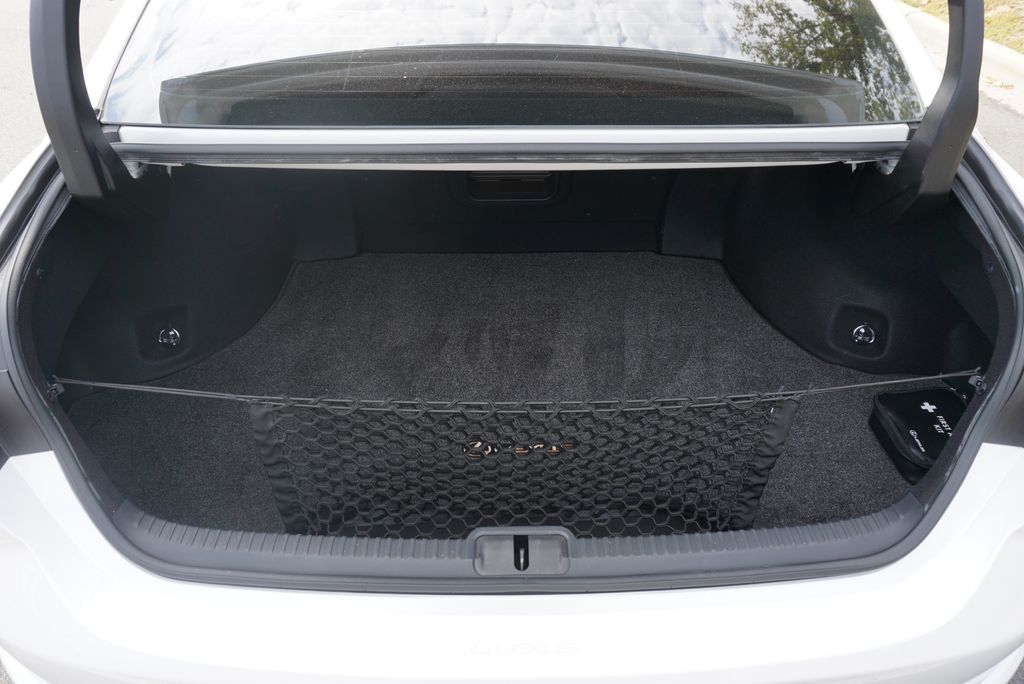 Thumbnail: 2019 Lexus ES - 18