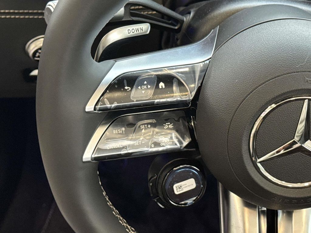 Thumbnail: 2025 Mercedes-Benz SL-Class - 18