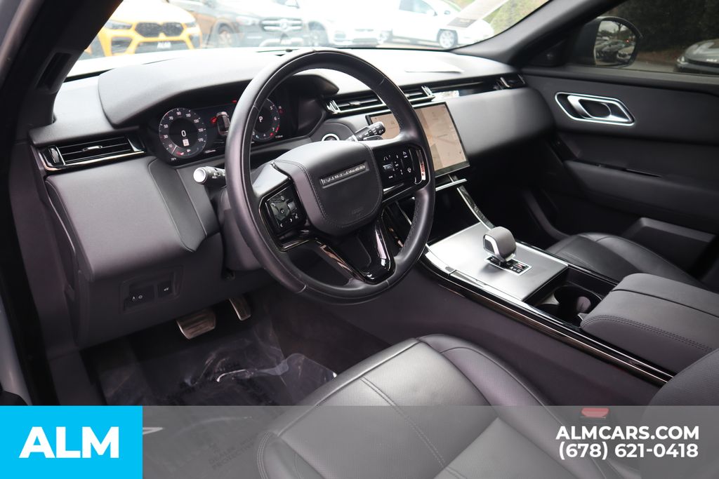 Used 2024 Silver Land Rover Dynamic SE image 9
