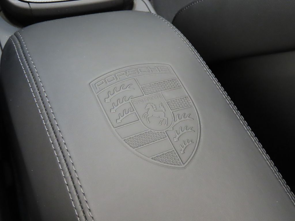 Thumbnail: 2026 Porsche 911 - 31