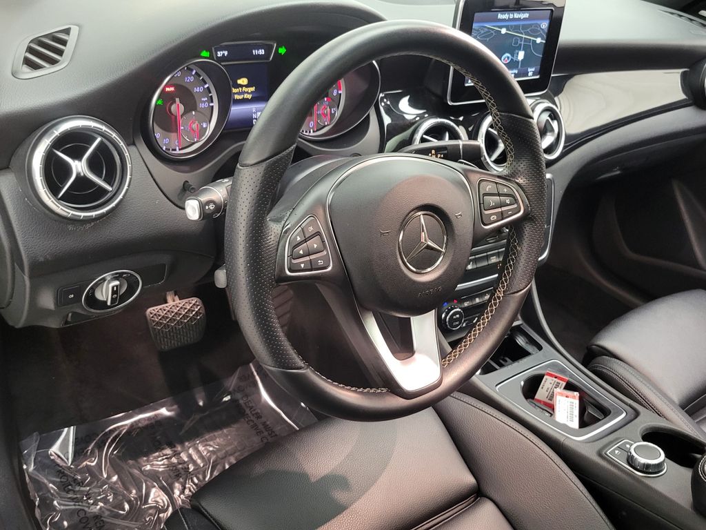 Thumbnail: 2016 Mercedes-Benz CLA - 24