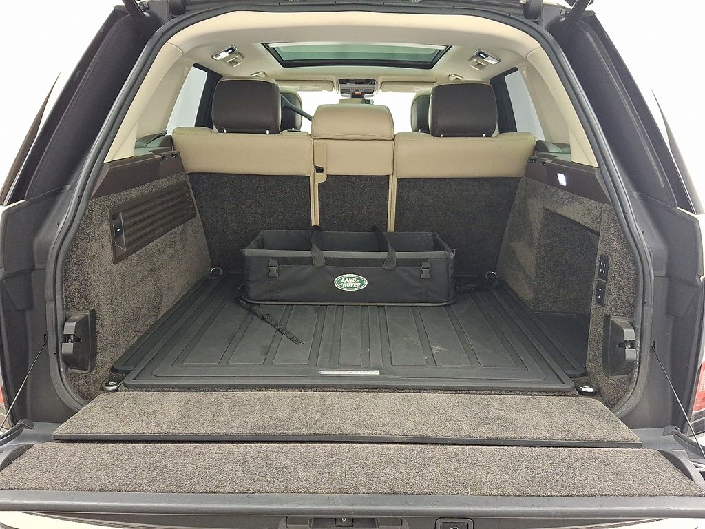 Thumbnail: 2019 Land Rover Range Rover - 31