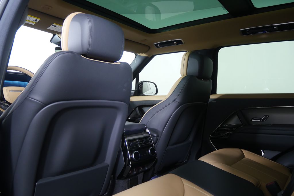 Thumbnail: 2025 Land Rover Range Rover Sport - 21
