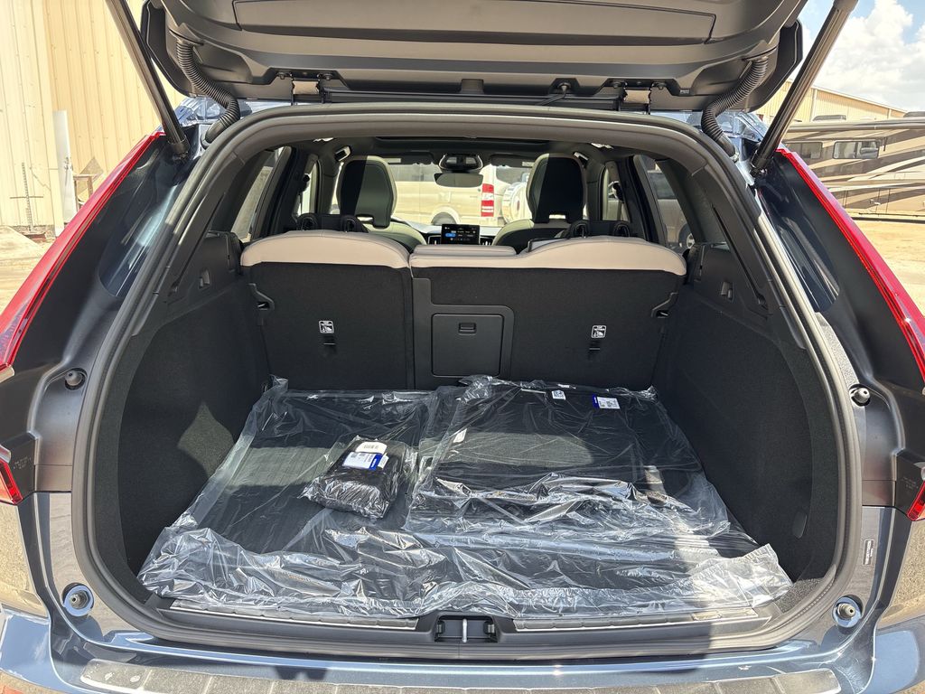 New 2026 Denim Blue Volvo B5 AWD Plus image 27