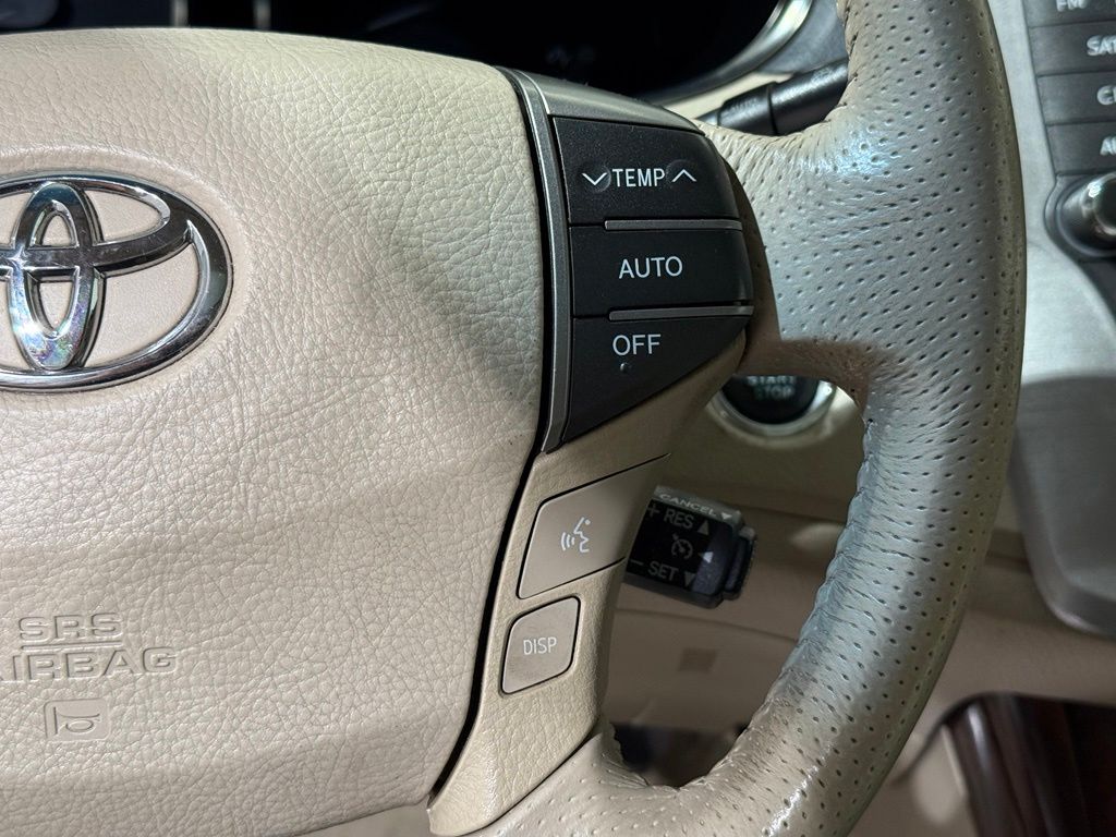 Thumbnail: 2012 Toyota Avalon - 25