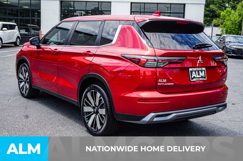 Used 2025 Red Mitsubishi SE image 5