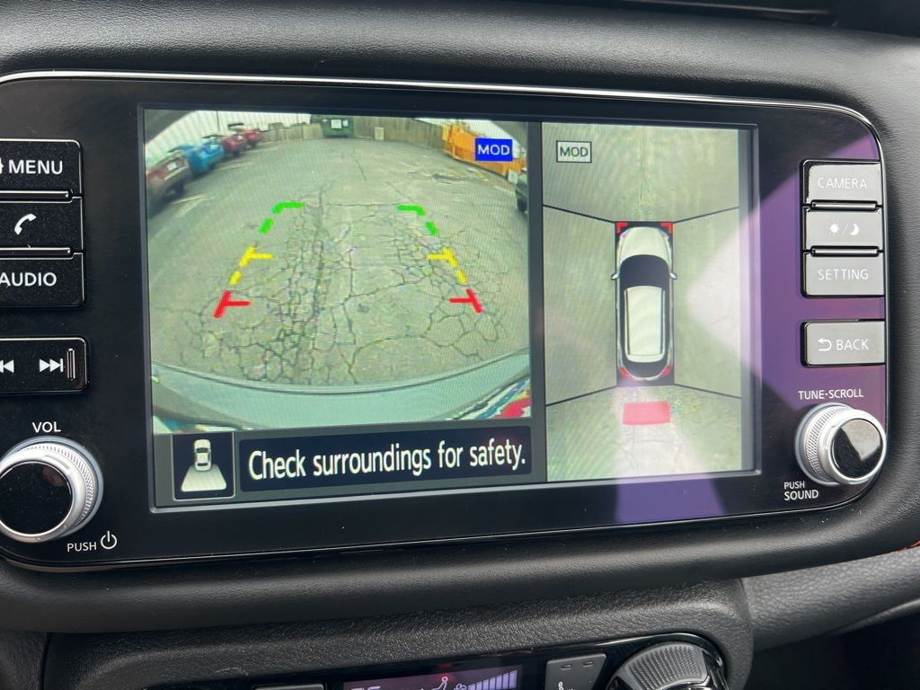 2024 Nissan Kicks SR photo