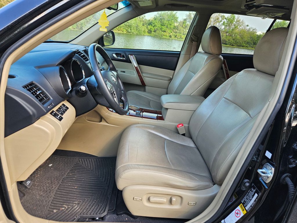 2013 Toyota Highlander Limited 15