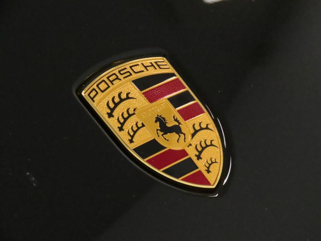 Thumbnail: 2026 Porsche Macan - 14