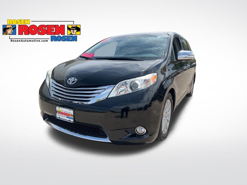 2014 Toyota Sienna XLE 7-Passenger Auto Access Se photo