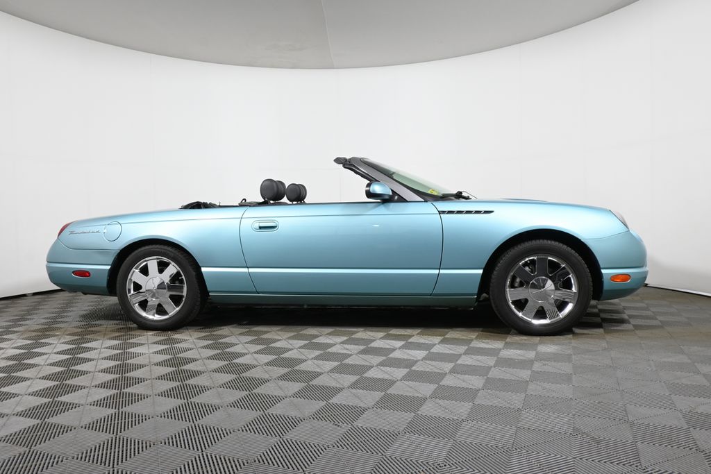 Thumbnail: 2002 Ford Thunderbird - 24