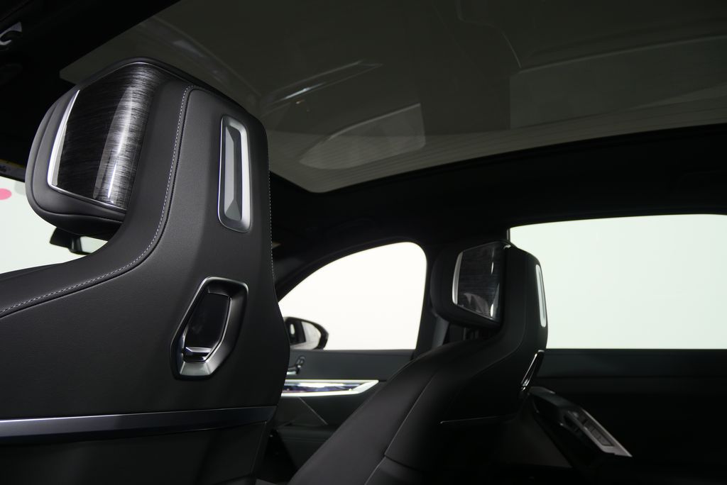 Thumbnail: 2025 BMW 7 Series - 18